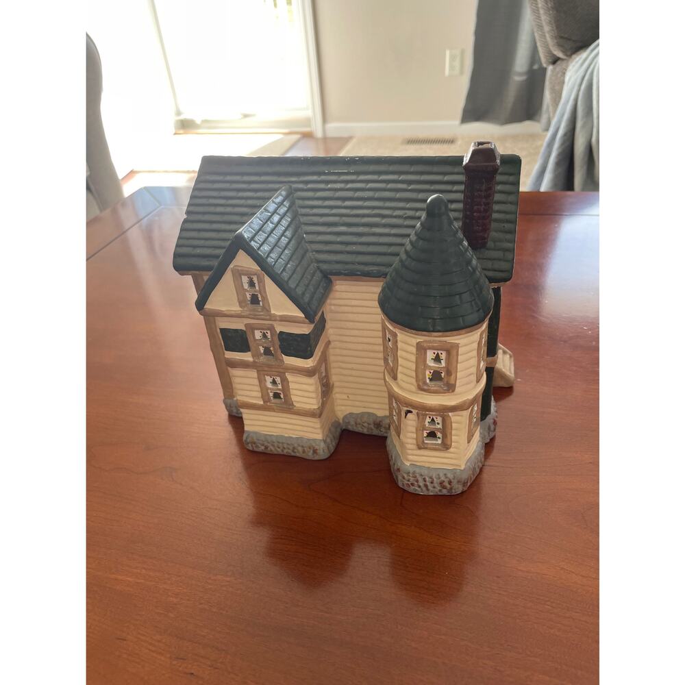 Vintage 1998 Yuletide QUEEN ANNE VICTORIAN Mansion Christmas Village House - Picture 3 of 8